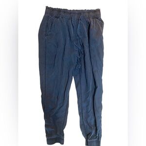 So Women's XL Pants High Rise
Jogger Elastic Waist and Hem
Pockets Tapered Leg